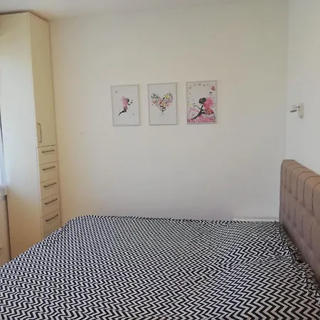 Hris I Wifi-netflix * Скопье